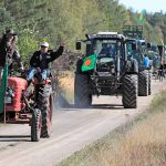 Treckertour zu den Atom-Anlagen